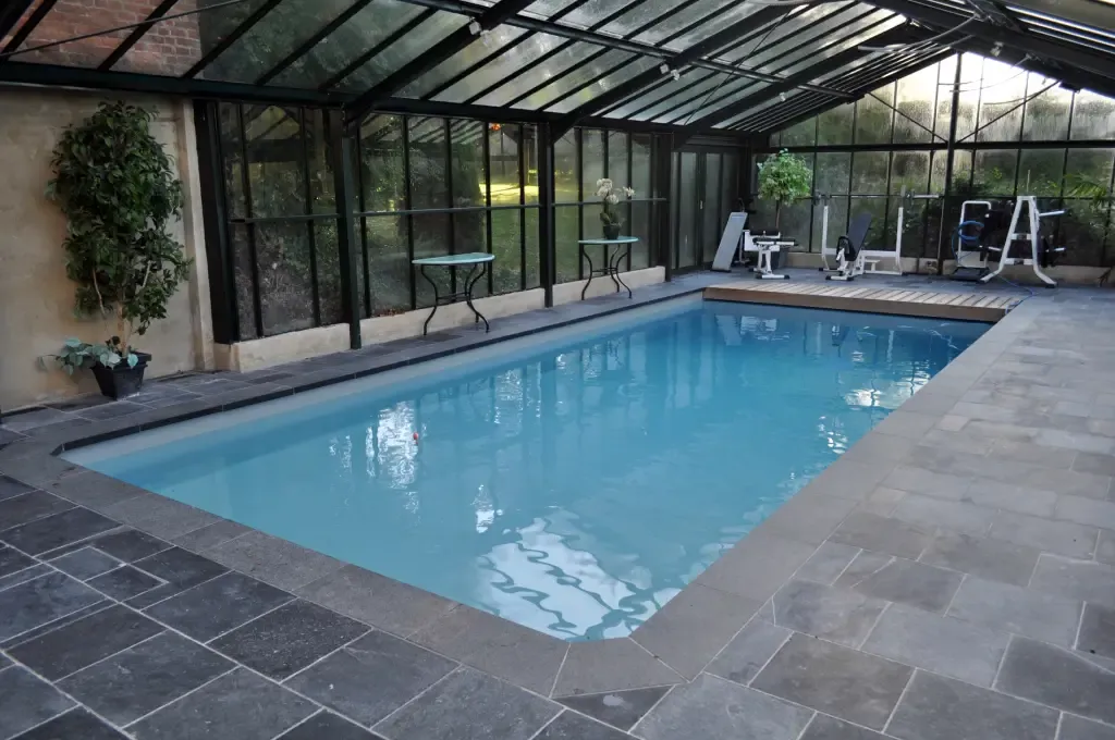 Piscine intérieure